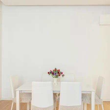 Apartament Tritone Minimal *