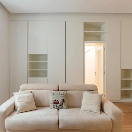 Apartament Tritone Minimal Rzym